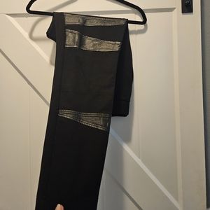 Monroe & Main Ponte Stretch Pant w/fair leather detail on front legs.